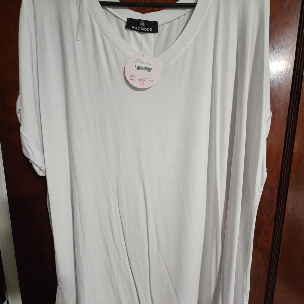 Rae Mode Women's Classic White Short Sleeve Top
